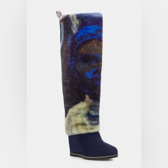 Ugg X Claire Tabouret Fluff Sapphire Boot - Picture 2 of 11